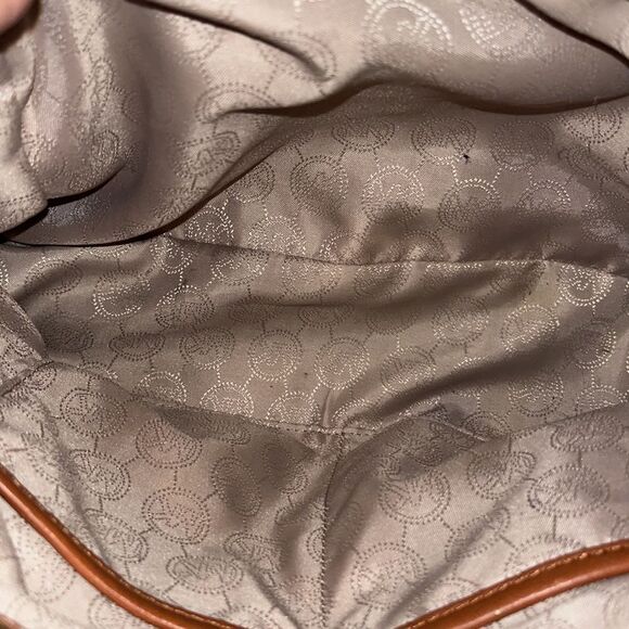 Michael Kors Large Cynthia Tote - Picture 8 of 13